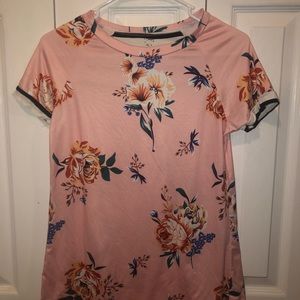 Floral t shirt size small